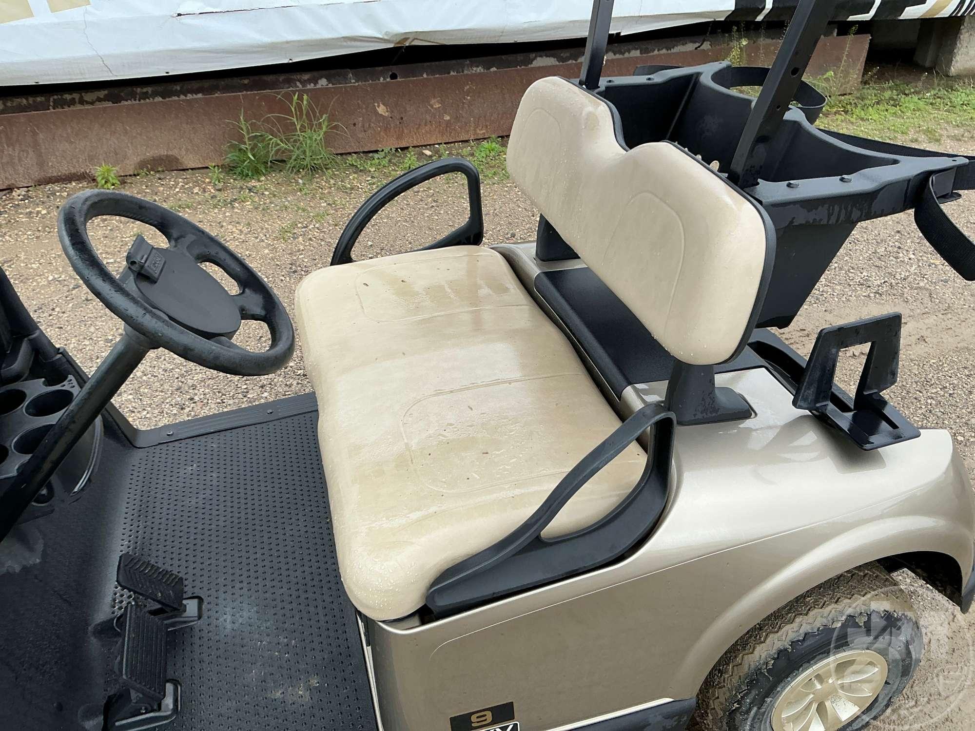 2019 EZ GO RXV GOLF CART 5506315