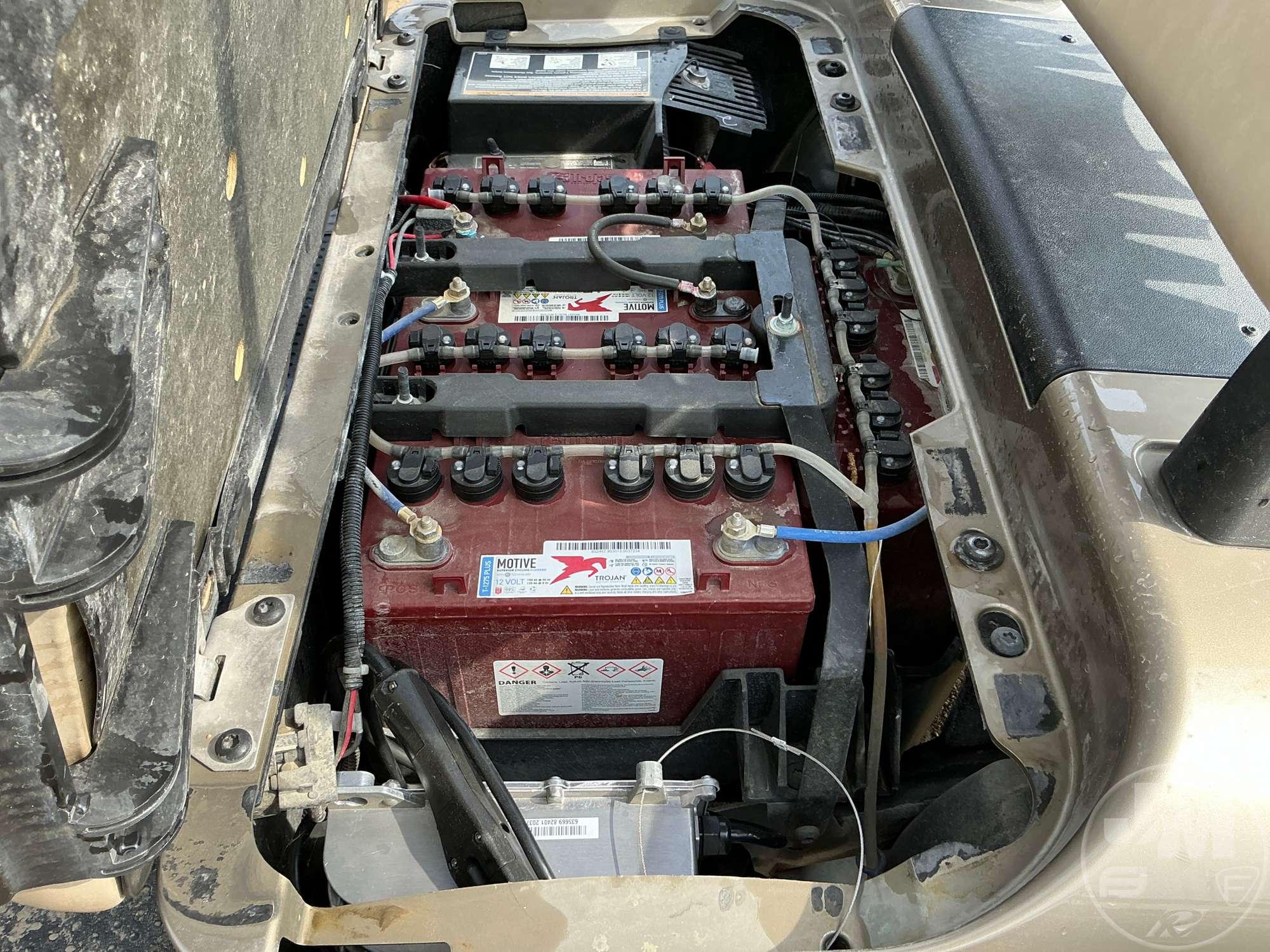2021 EZ GO RXV GOLF CART 5607209