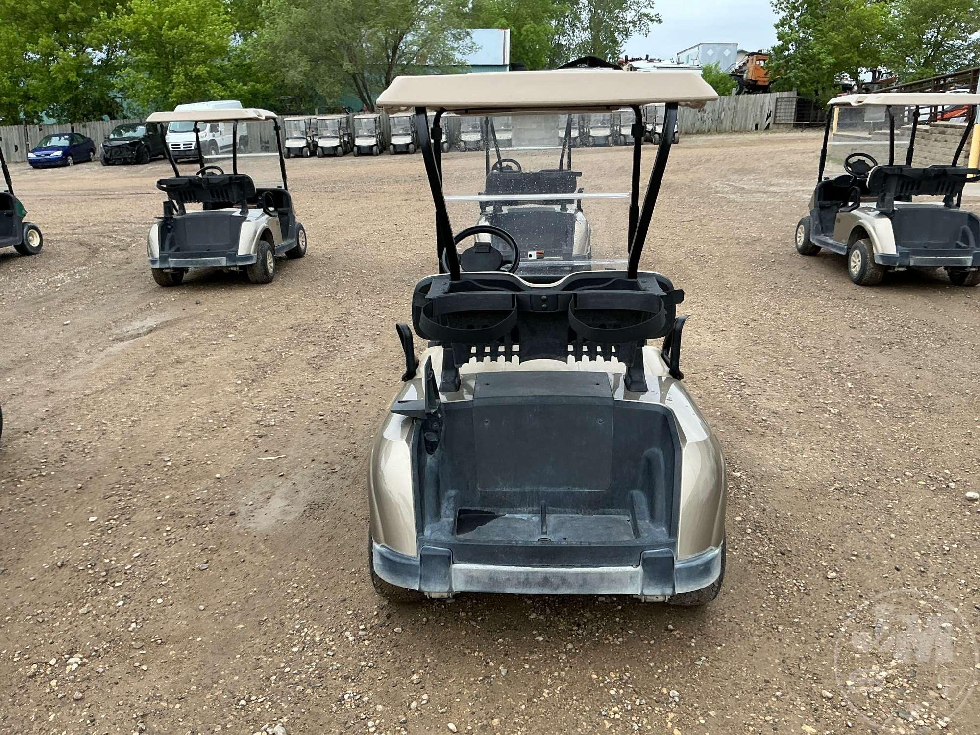 2021 EZ GO RXV GOLF CART 5607187