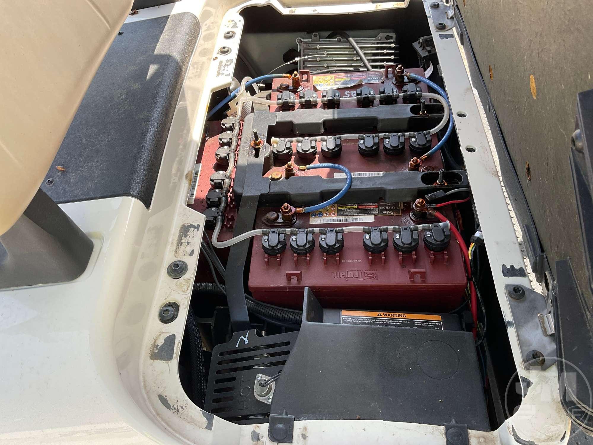 2019 EZ GO RXV GOLF CART 5522782