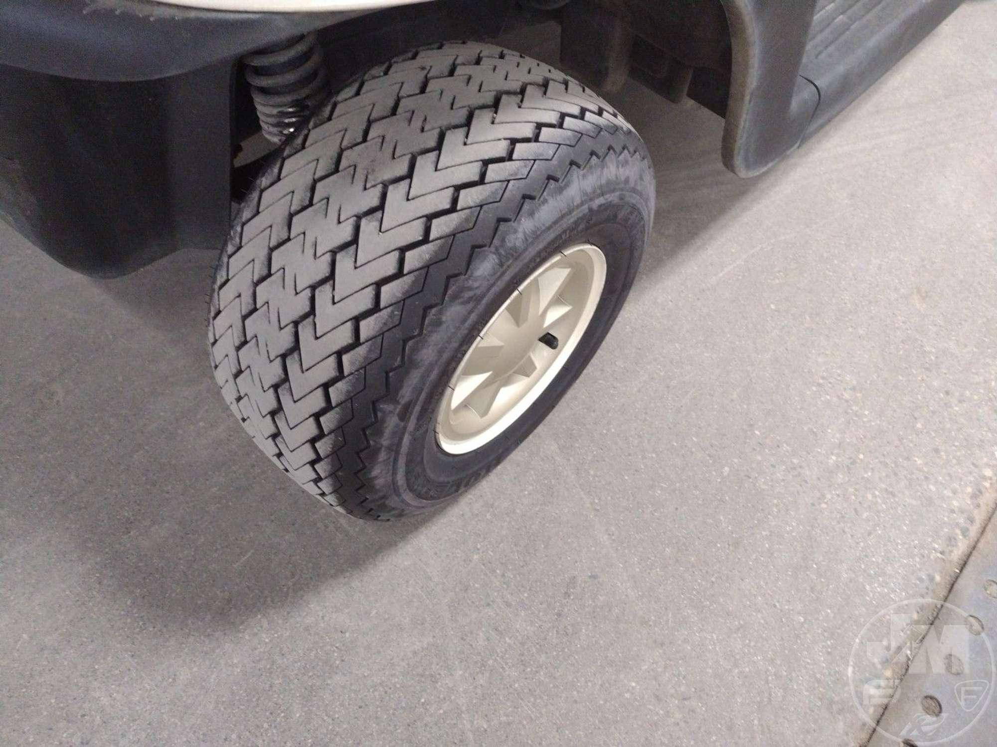 2018 EZ GO RXV GOLF CART 5473334