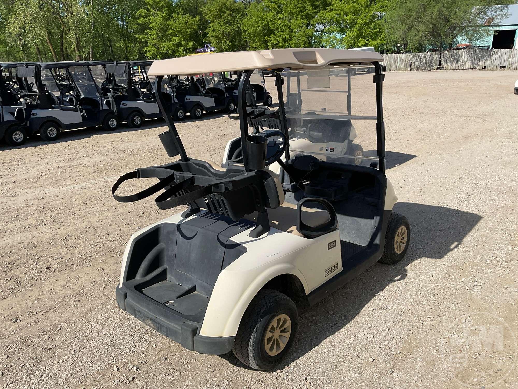 2018 EZ GO RXV GOLF CART 5470974