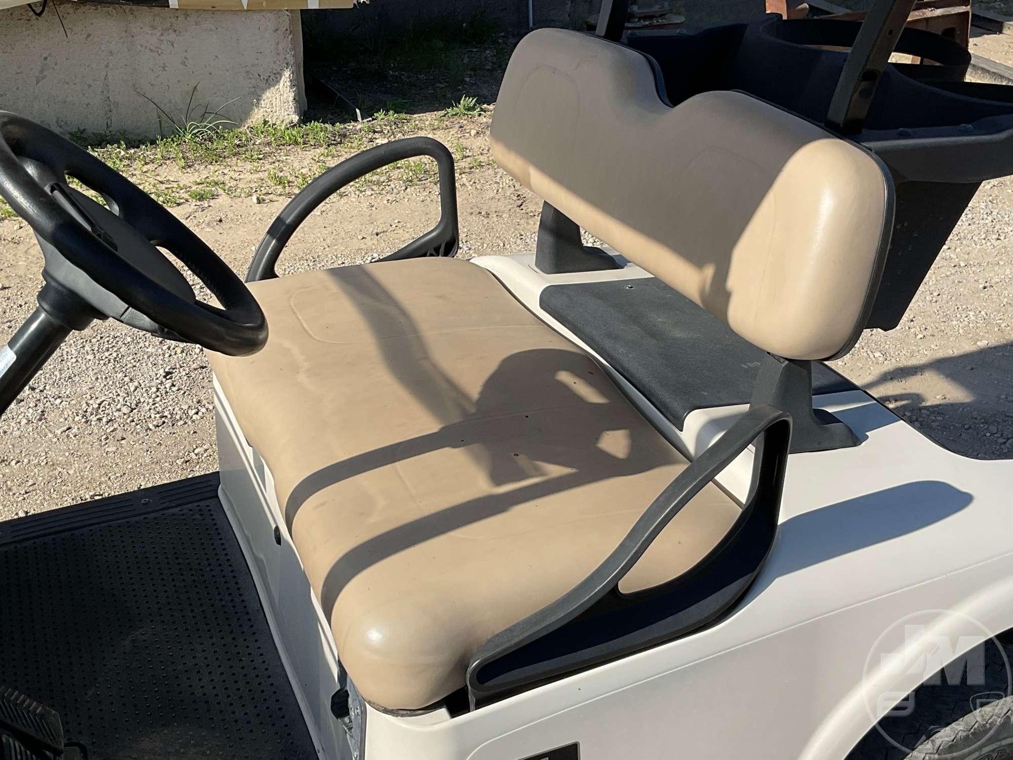 2018 EZ GO RXV GOLF CART 5470439