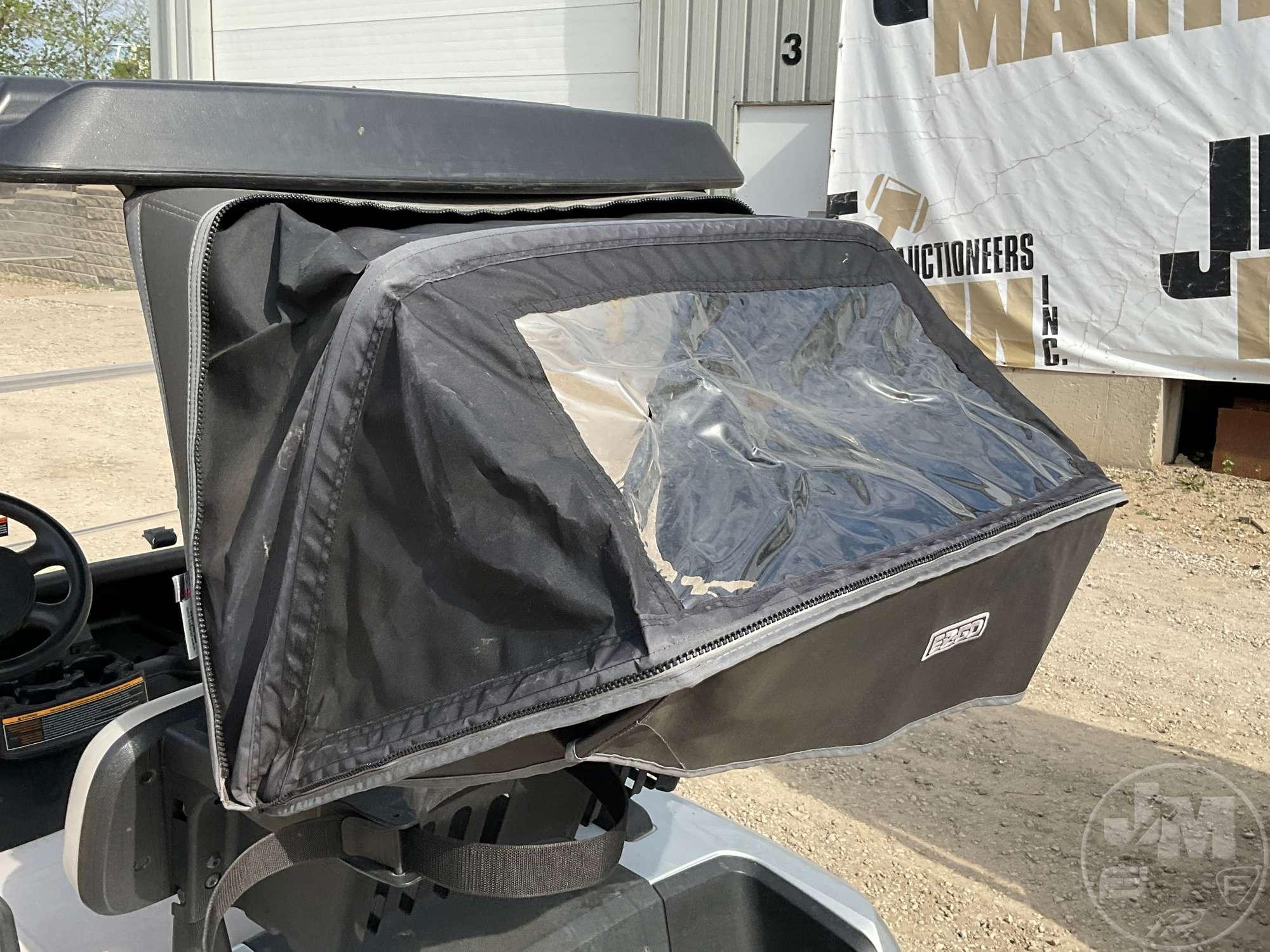 2021 EZ GO RXV GOLF CART 5613070