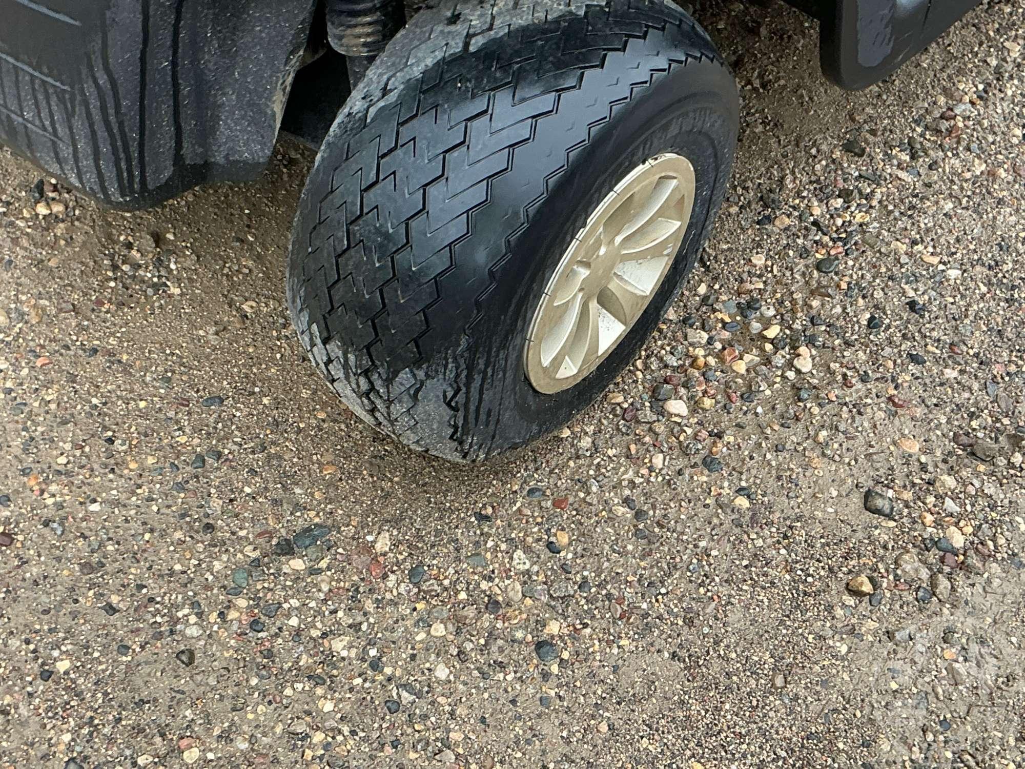 2019 EZ GO RXV GOLF CART 5506020