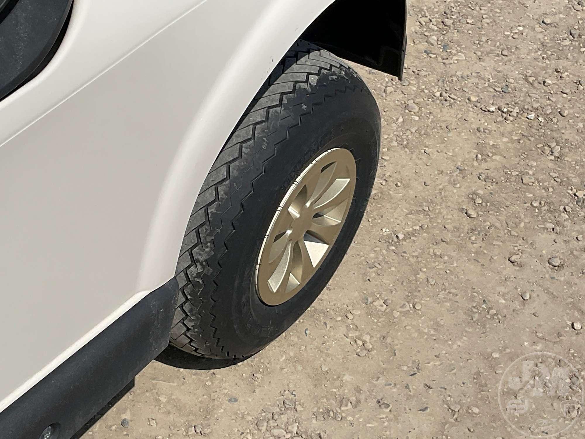 2019 EZ GO RXV GOLF CART 5522782