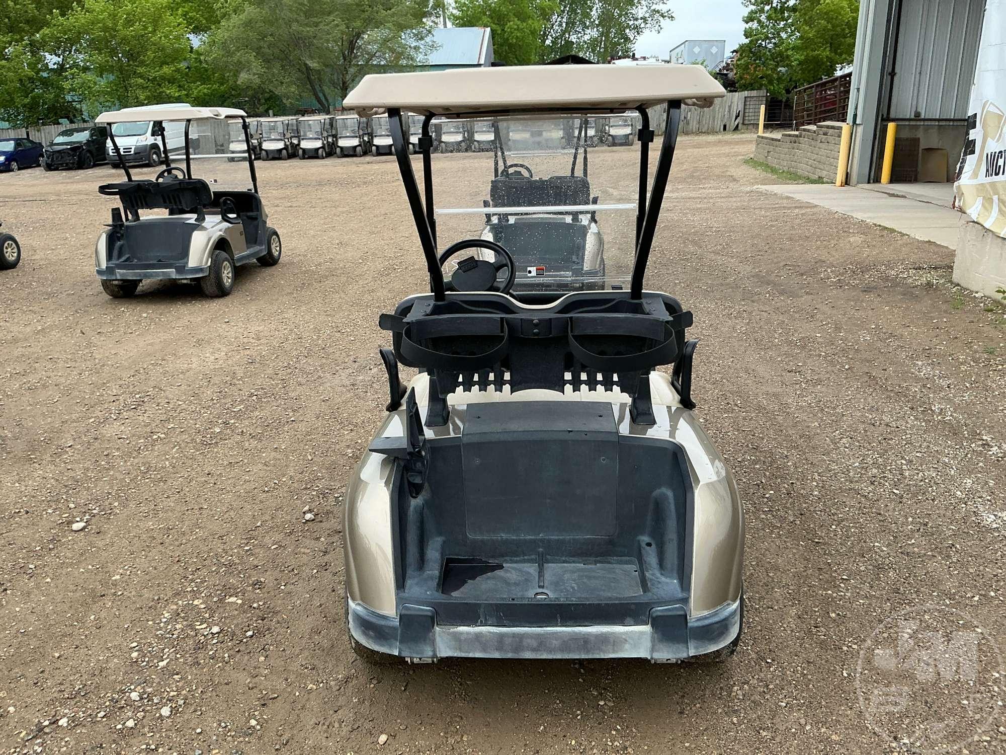 2021 EZ GO RXV GOLF CART 5607201