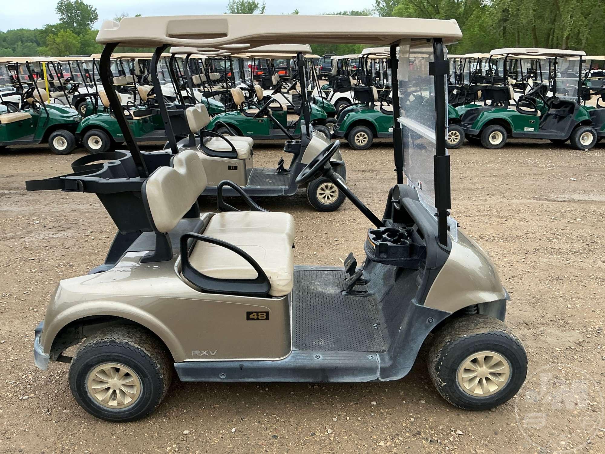 2021 EZ GO RXV GOLF CART 5607187