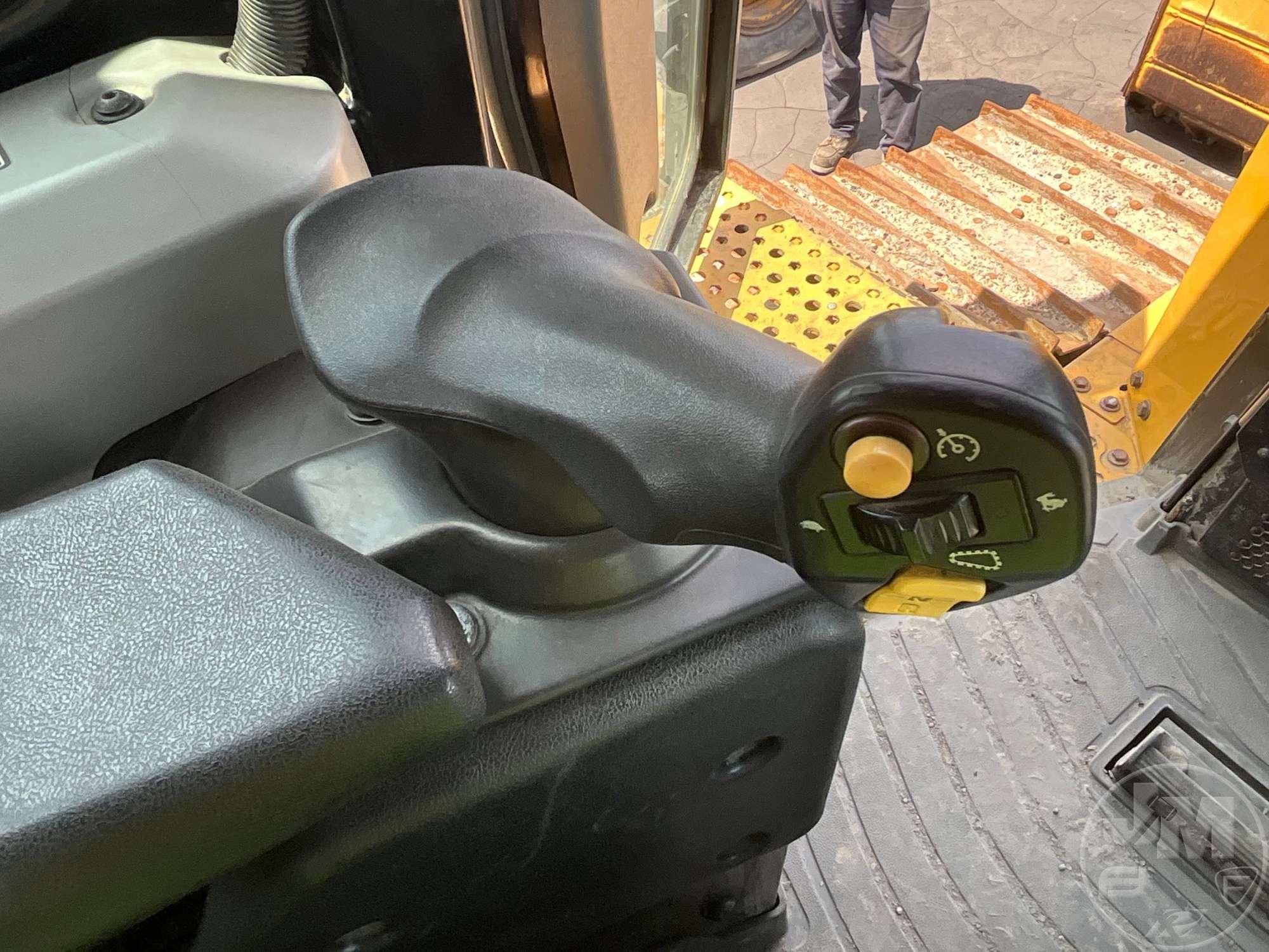 2018 CATERPILLAR D6T LGP CRAWLER TRACTOR SN: CAT00D6TLMH700754