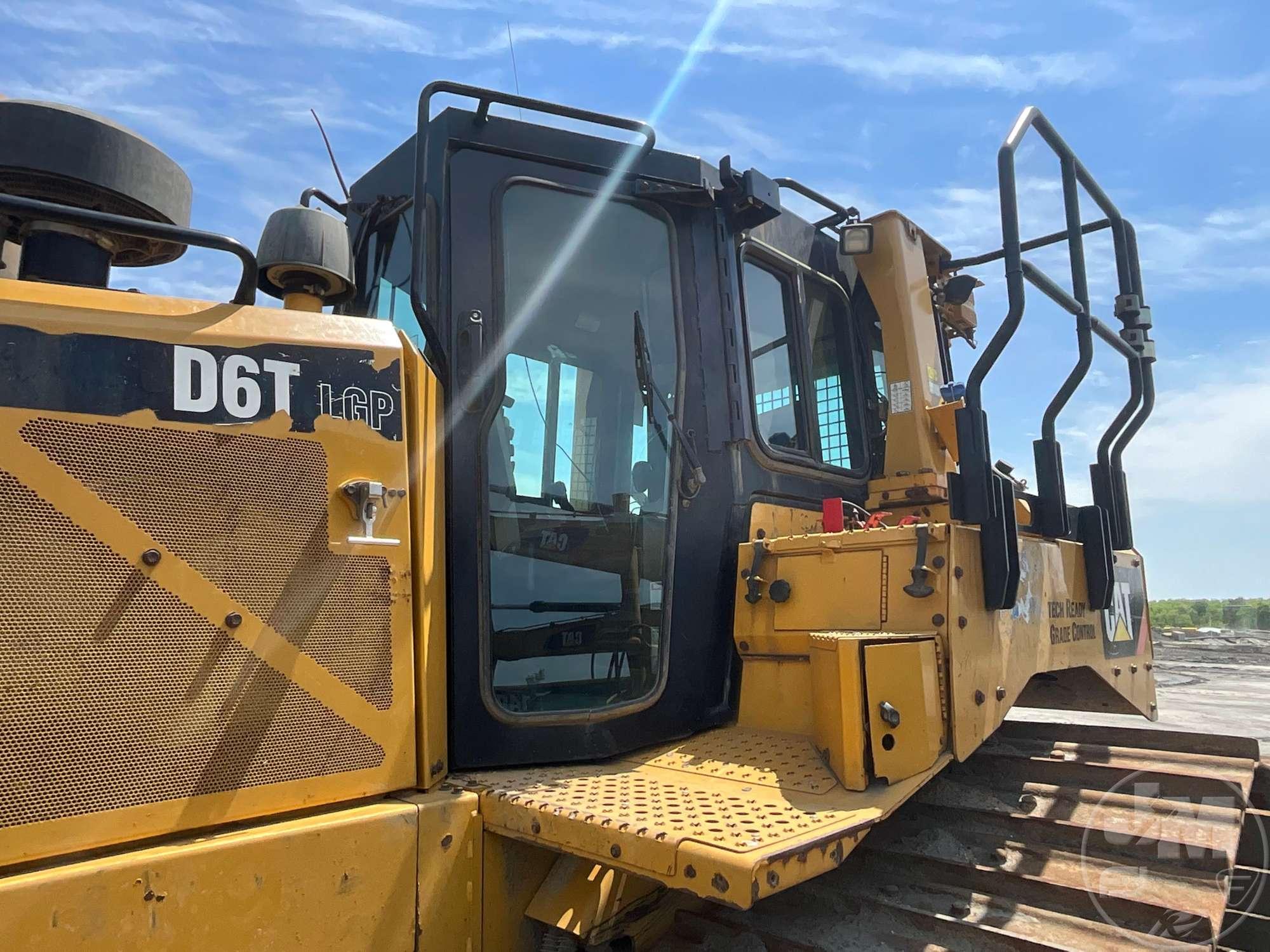 2018 CATERPILLAR D6T LGP CRAWLER TRACTOR SN: CAT00D6TLMH700754