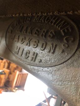 Drill press/hole borer