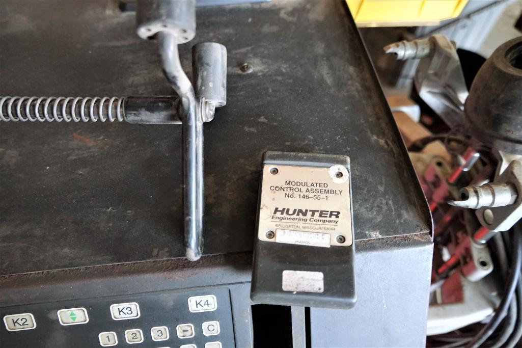 Hunter Alignment Machine