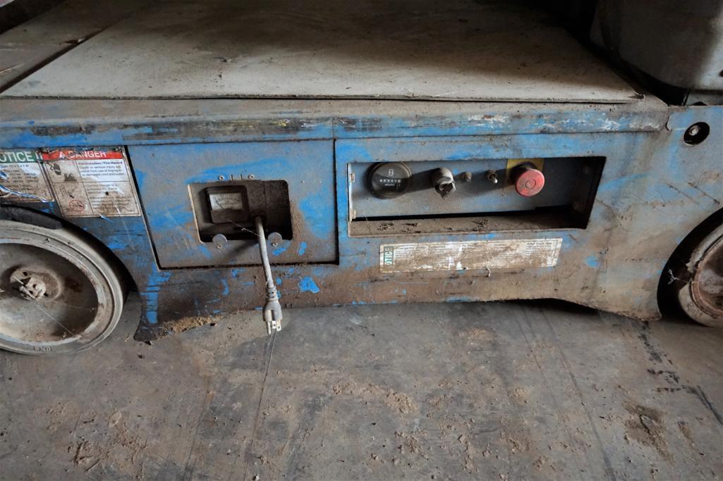 Genie Runabout Man Lift