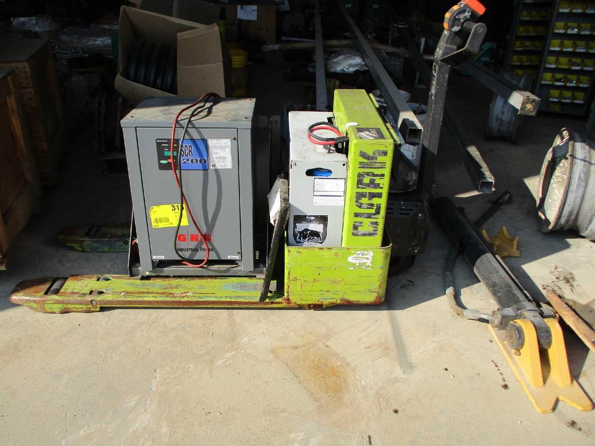 Clark Pallet Jack*