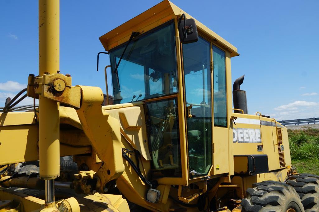 John Deere Grader