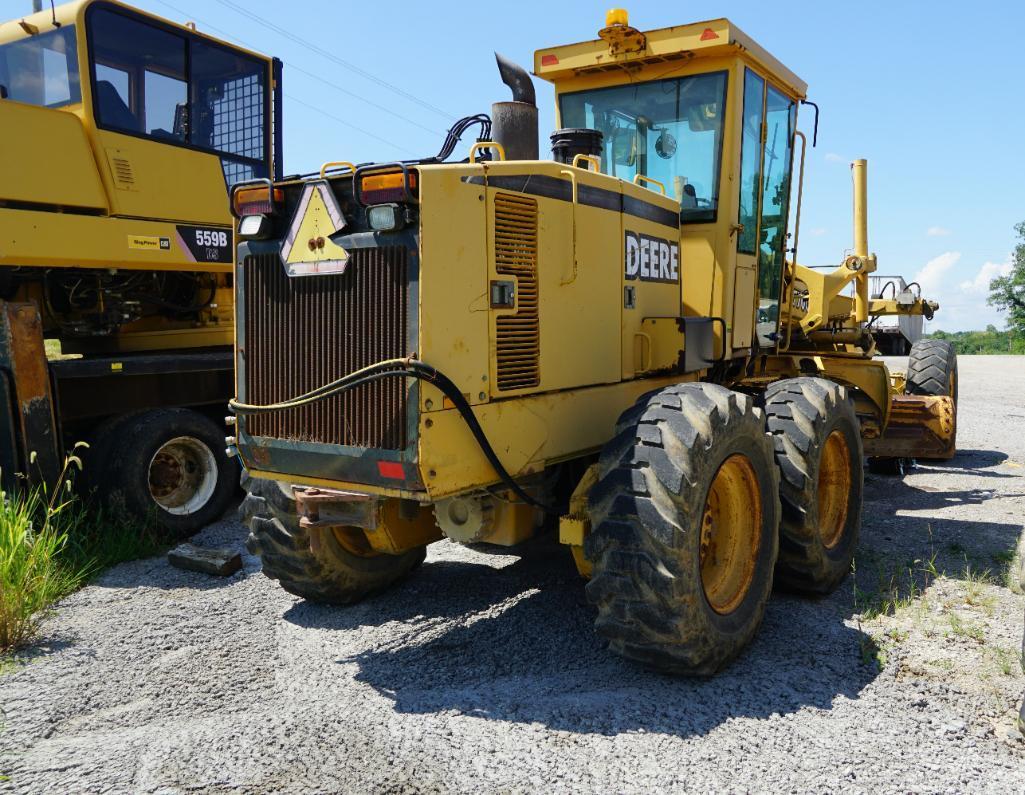 John Deere Grader