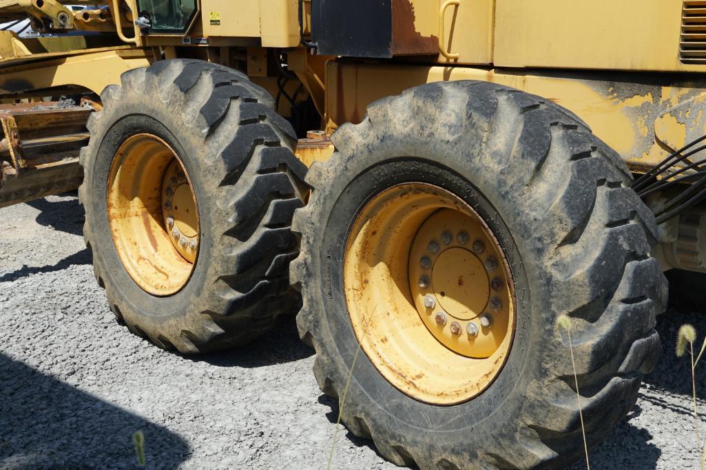 John Deere Grader