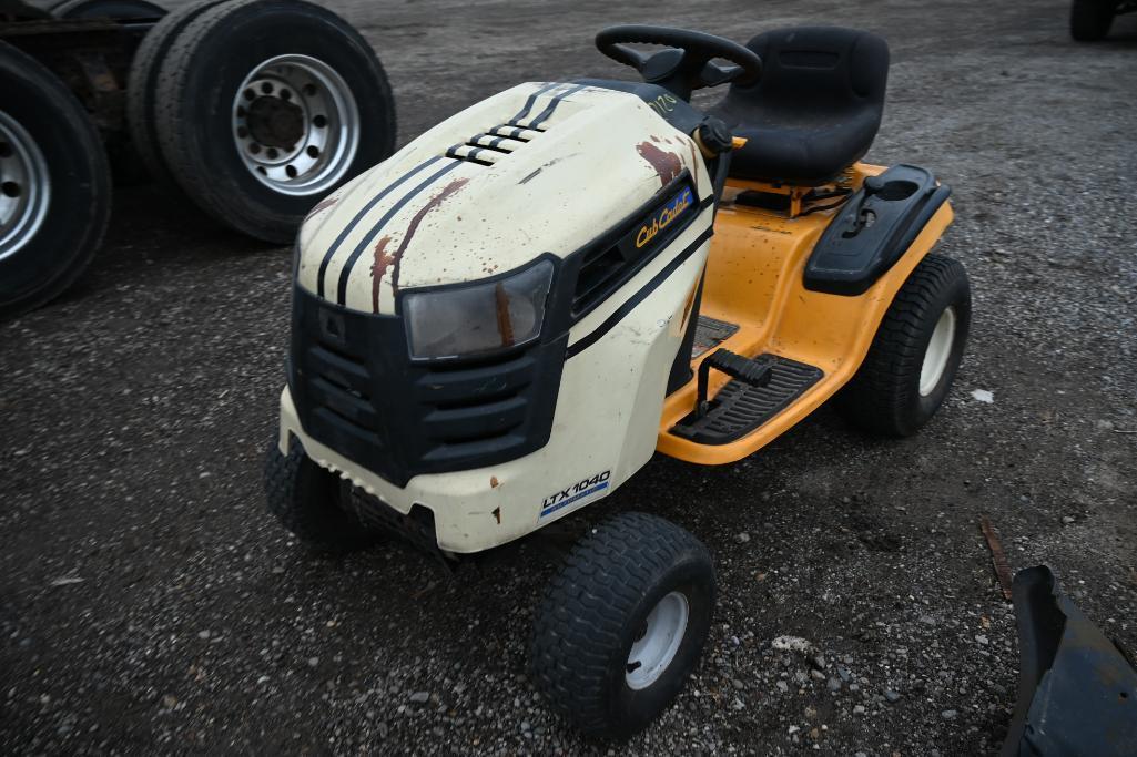Cub Cadet LTX 1040 Garden Tractor