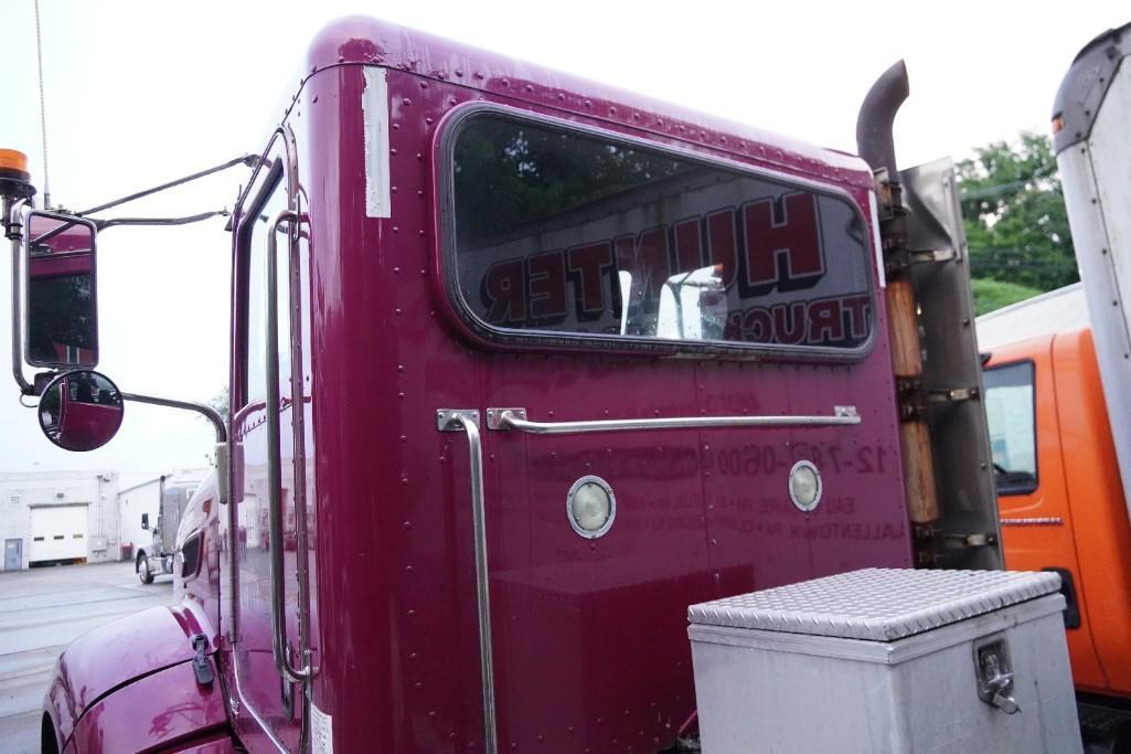 2012 Peterbilt Semi Truck