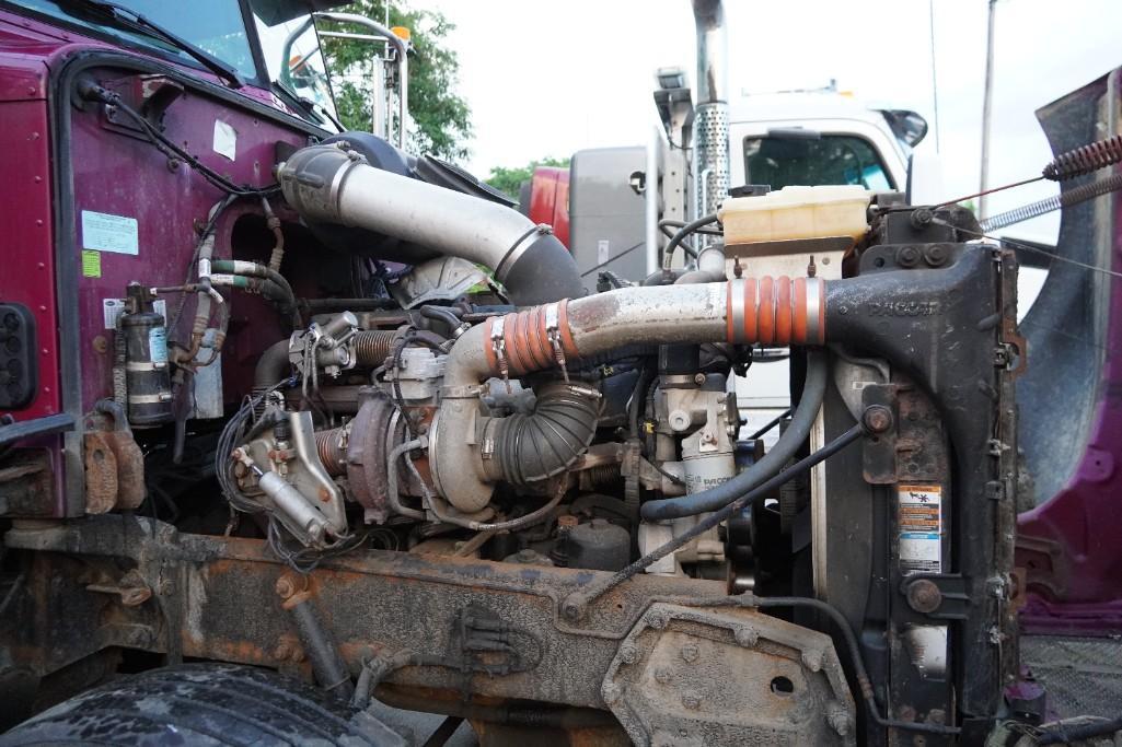 2012 Peterbilt Semi Truck