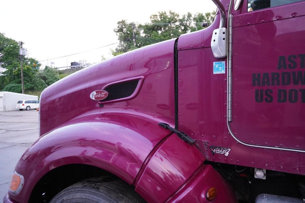 2012 Peterbilt Semi Truck