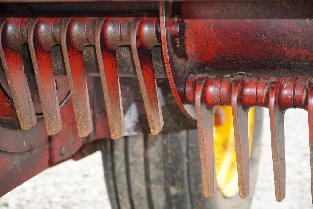 2021 New Holland 210 Discbine