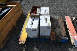 Bucksaw Bars and Bar + Chain Oil*