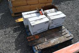 Bucksaw Bars and Bar + Chain Oil*