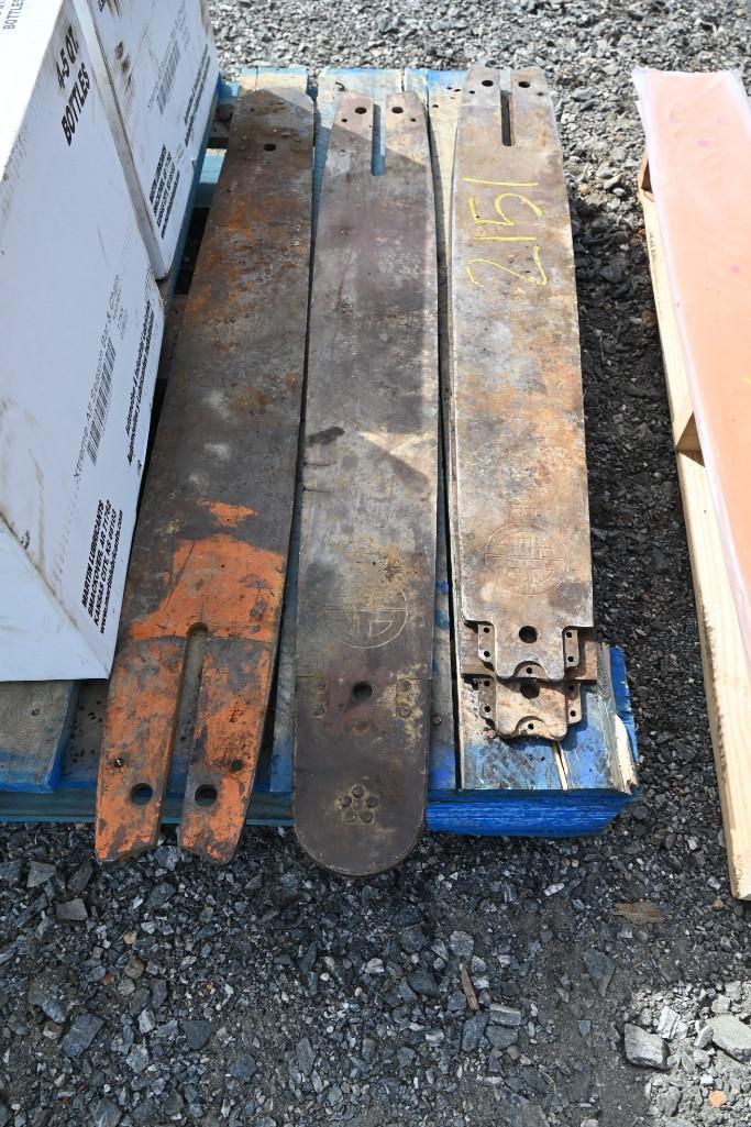 Bucksaw Bars and Bar + Chain Oil*