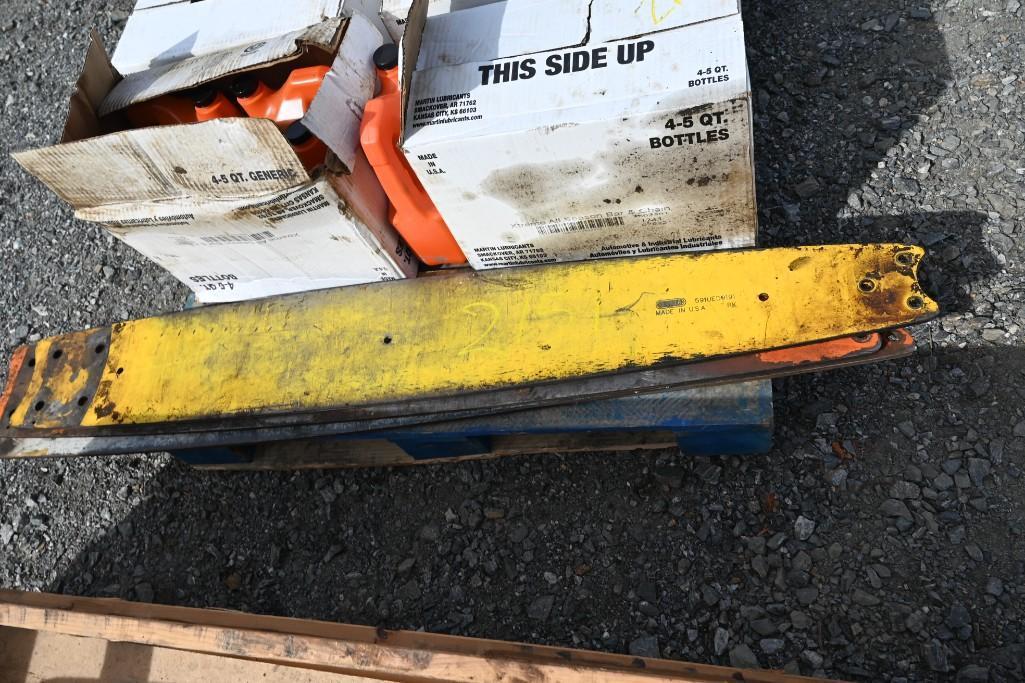 Bucksaw Bars and Bar + Chain Oil*