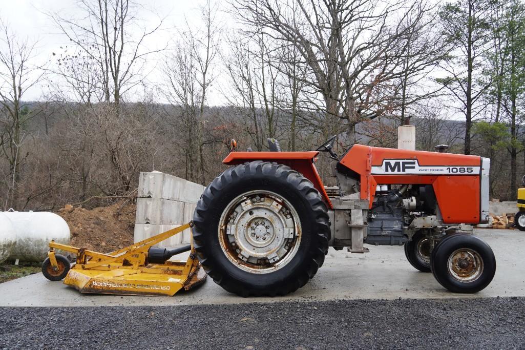 Massey Ferguson 1085 Tractor