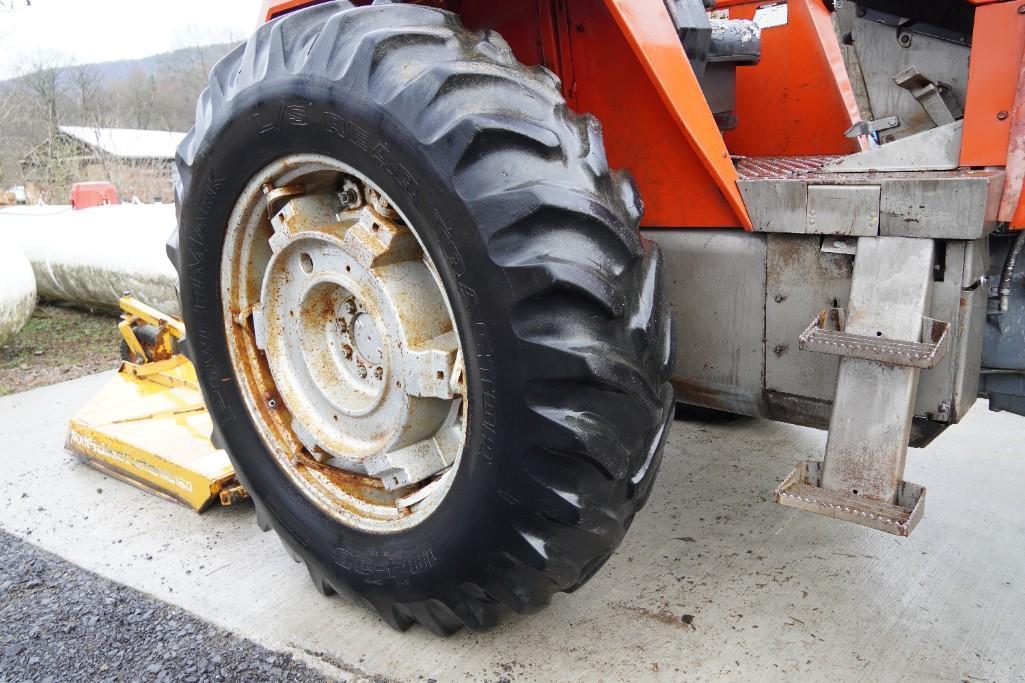 Massey Ferguson 1085 Tractor