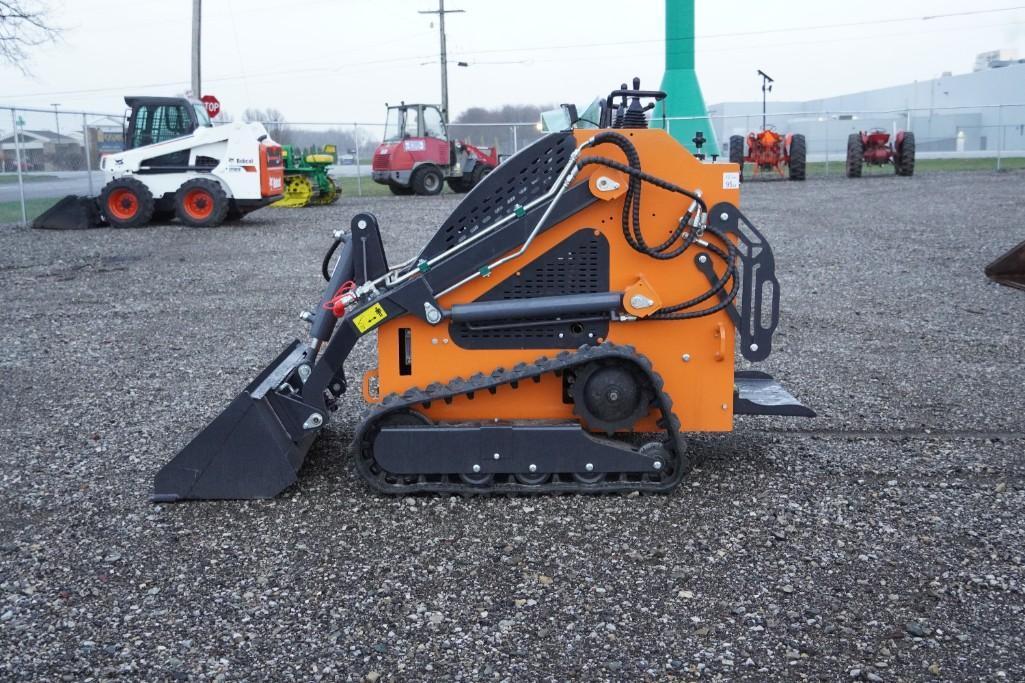 New Land Hero PLD-BC380 Mini Track Skid Steer Loader