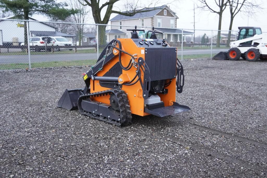 New Land Hero PLD-BC380 Mini Track Skid Steer Loader