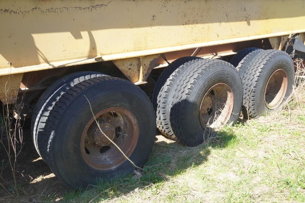 1978 Lippmann Wheeled Jaw Crusher