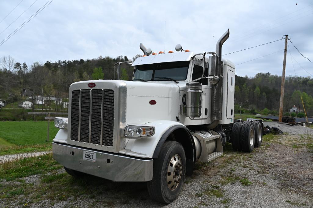 2019 Peterbilt 389 Truck