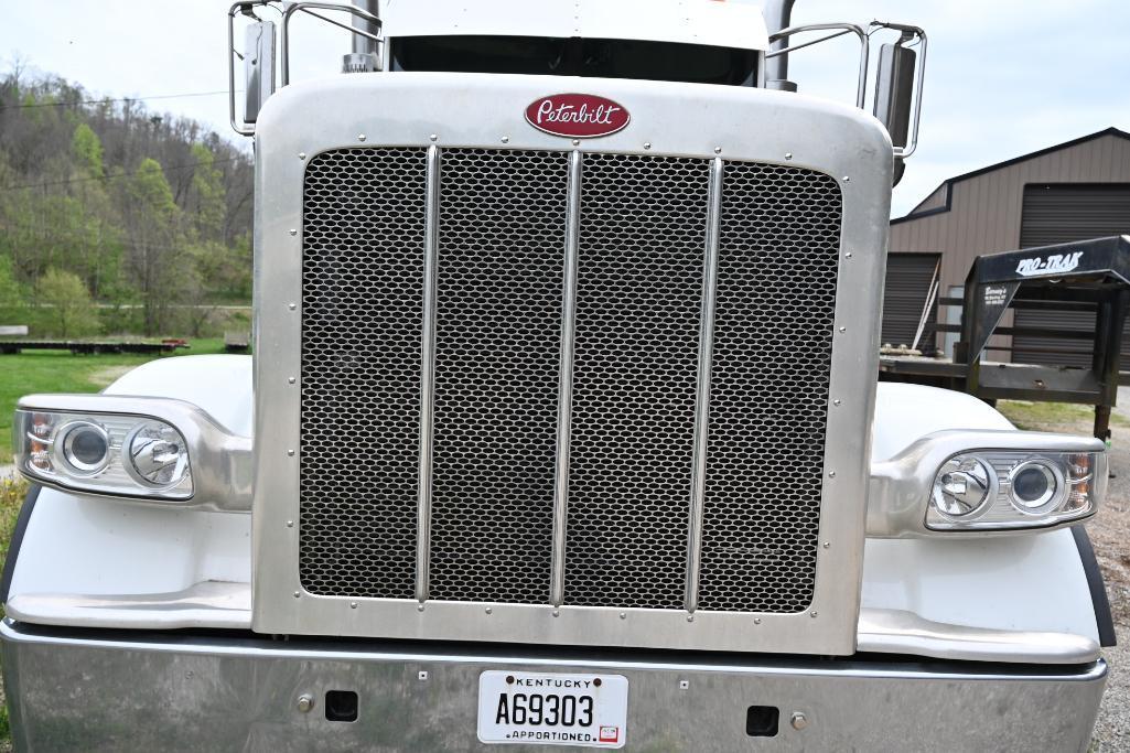 2019 Peterbilt 389 Truck