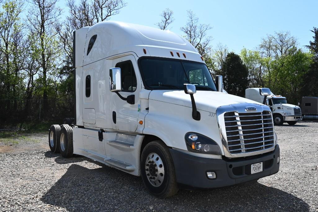 2016 Freightliner Cascadia 125 Truck