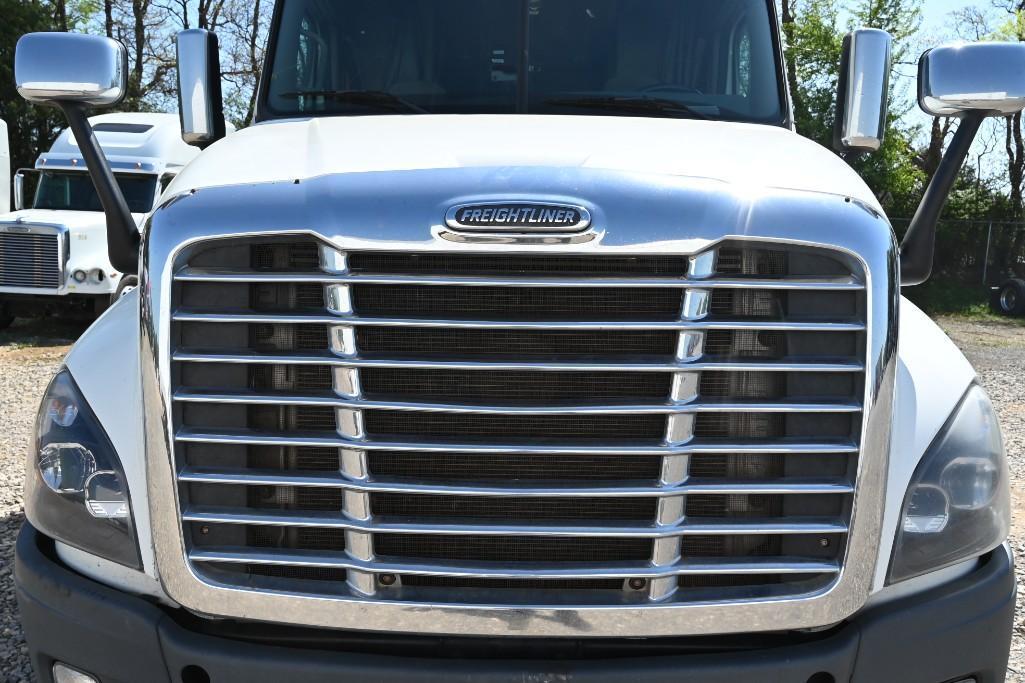 2016 Freightliner Cascadia 125 Truck