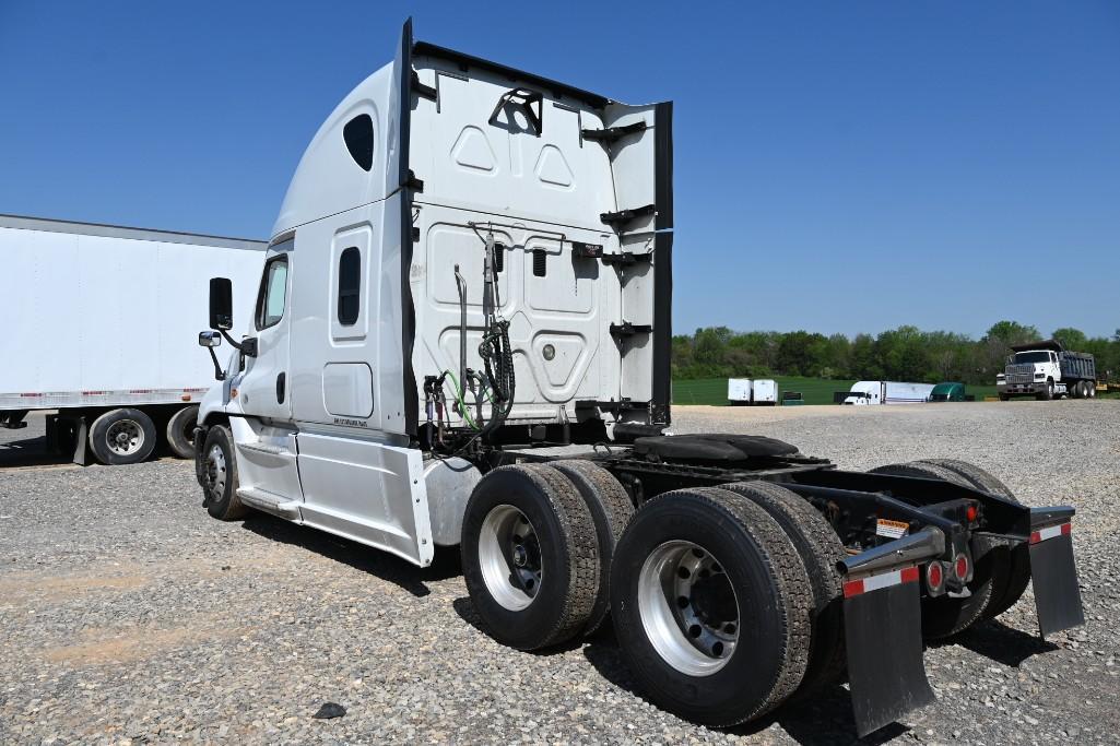 2016 Freightliner Cascadia 125 Truck