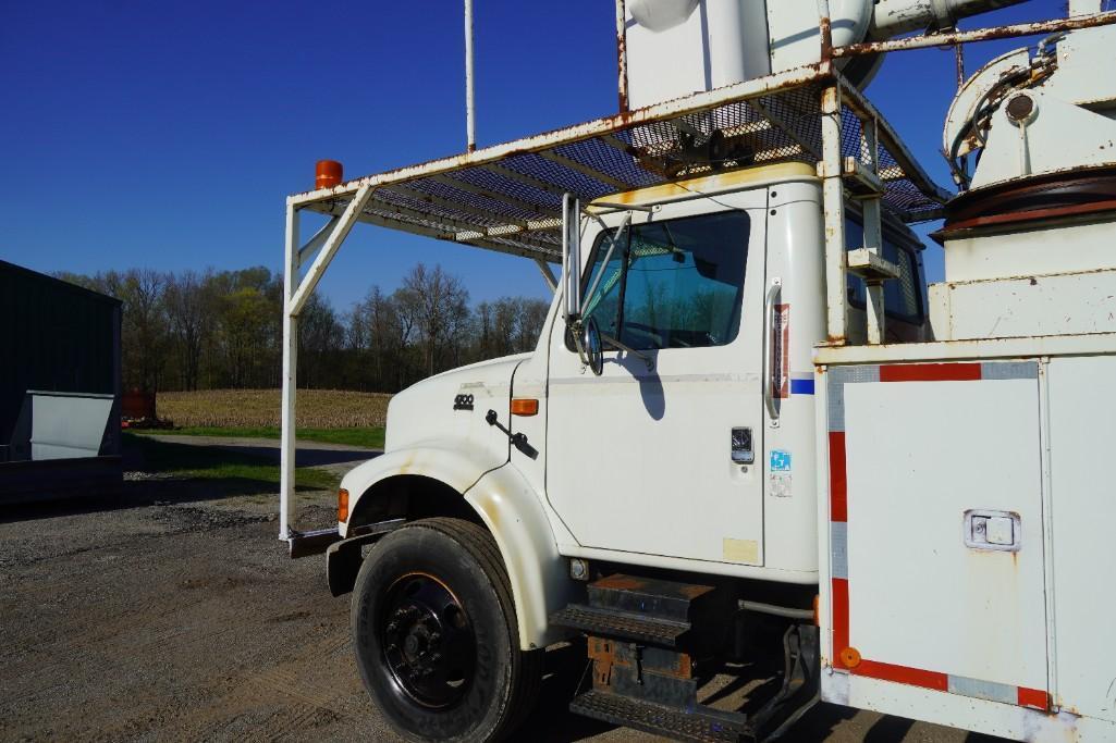 2001 International 4700 Series Bucket Truck