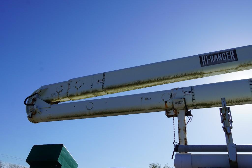 2001 International 4700 Series Bucket Truck