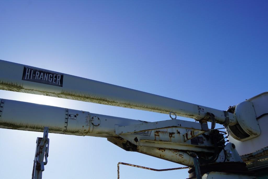 2001 International 4700 Series Bucket Truck