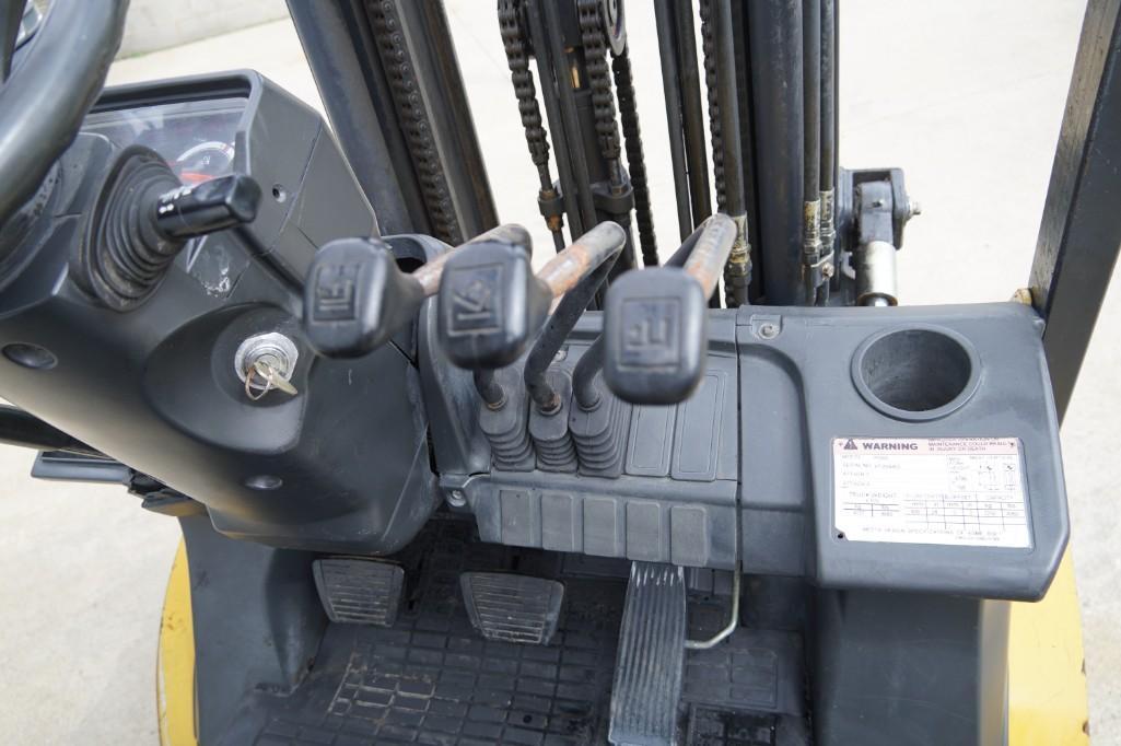 2005 Cat P5000 Forklift