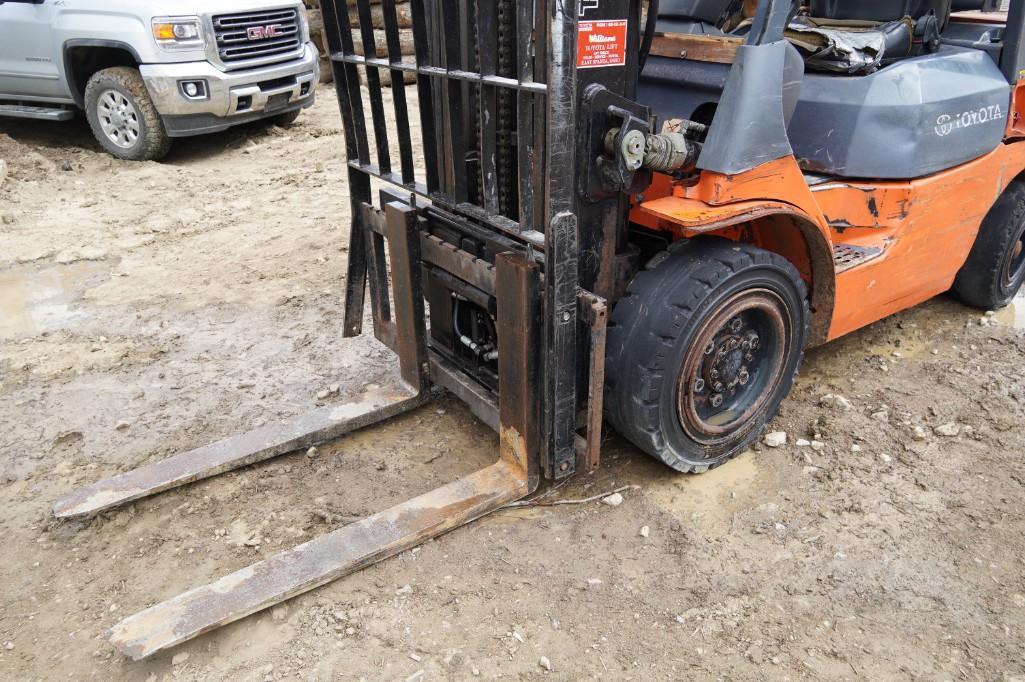 Toyota 7FGU32 Forklift