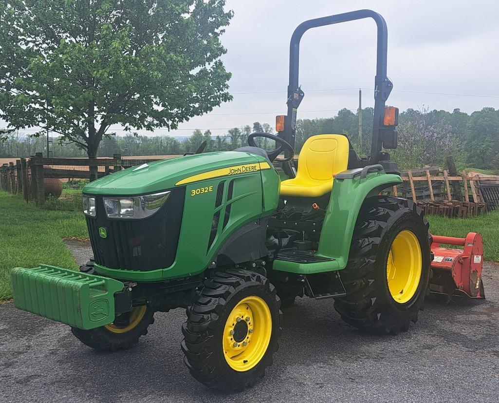 2019 John Deere 3032E Tractor*