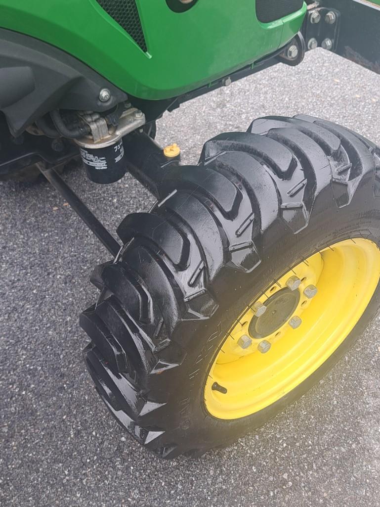 2019 John Deere 3032E Tractor*