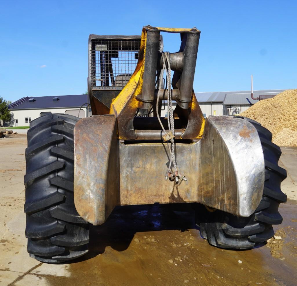 John Deere 640 Skidder