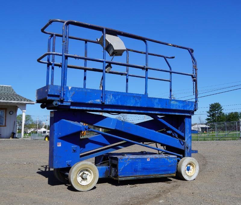 Upright Scissor Lift