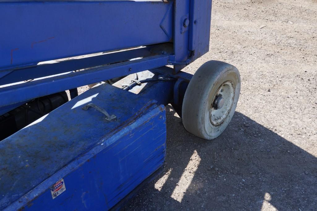 Upright Scissor Lift